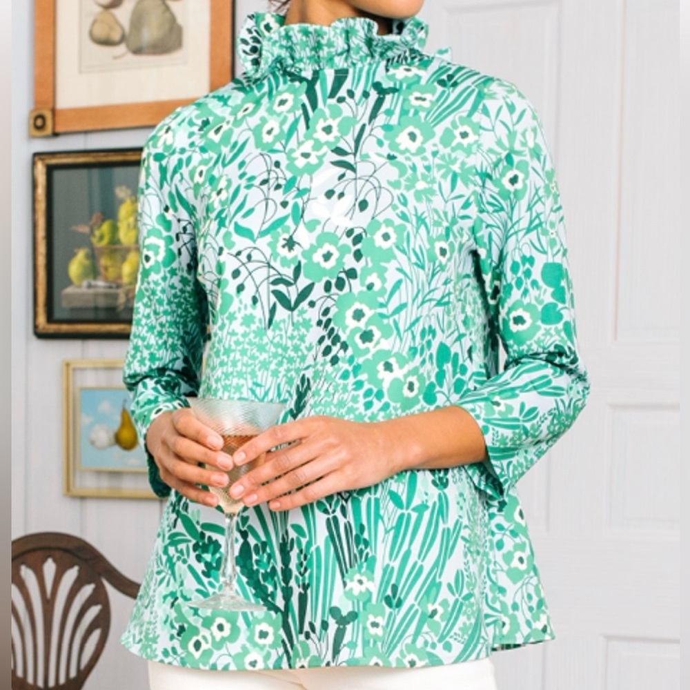 TUCKERNUCK Faye Wildflower Top 
Size XS Green and White